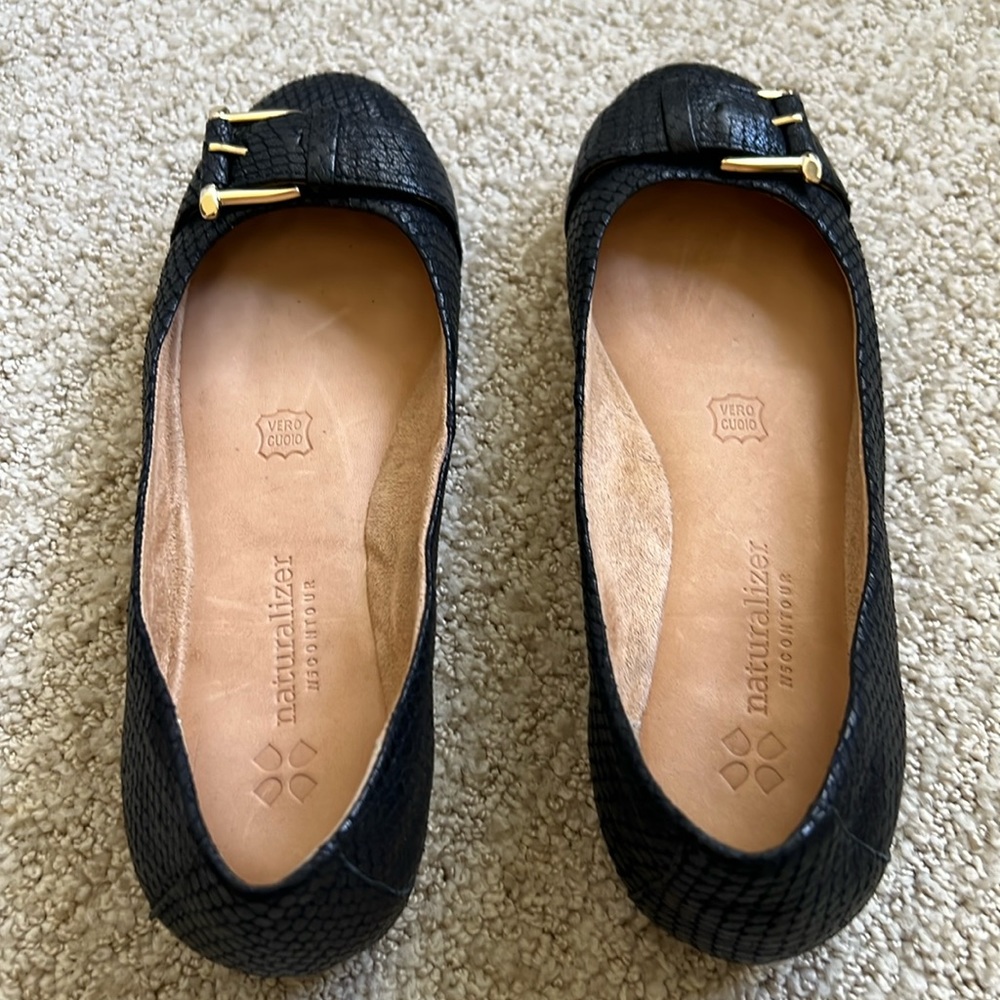 Naturalizer black flats 7M